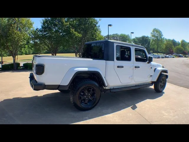 Used 2023 BRGHTWHT/BLACK Jeep Willys image 8