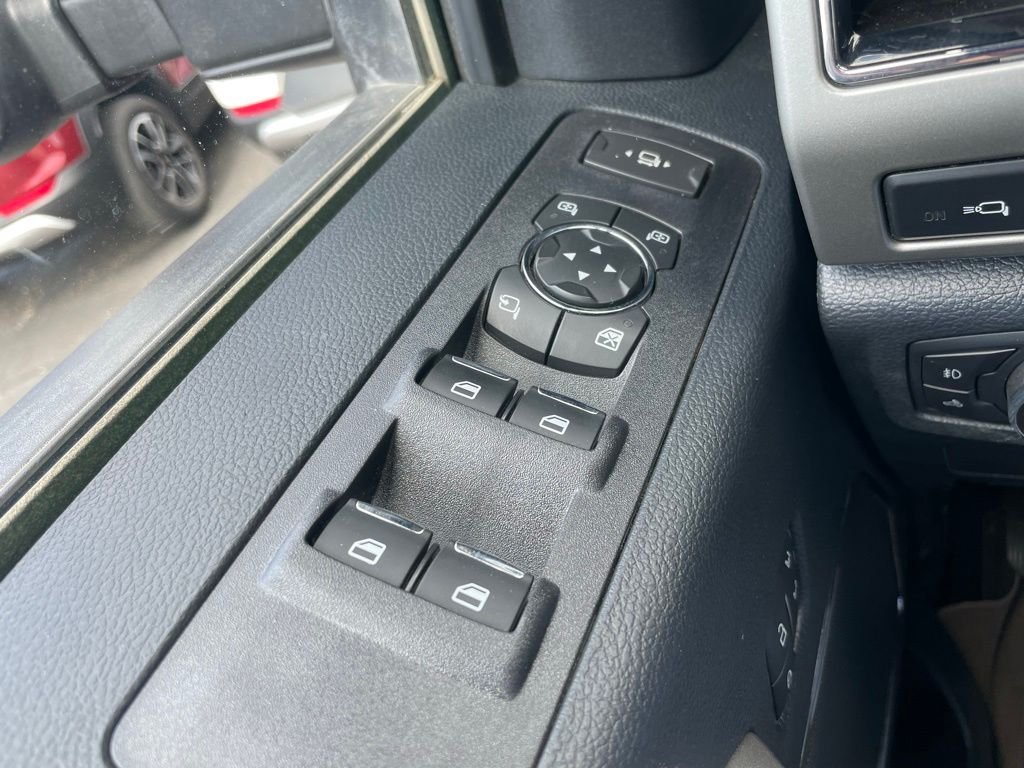 Used 2022 Red Ford Lariat image 25
