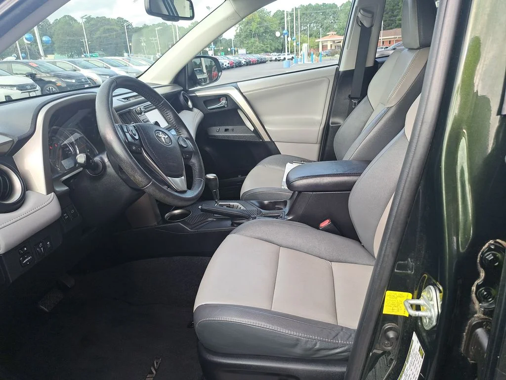 Used 2013 Green Toyota Limited image 21