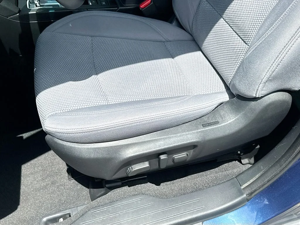 Used 2019 Blue Subaru 2.5i Premium image 23