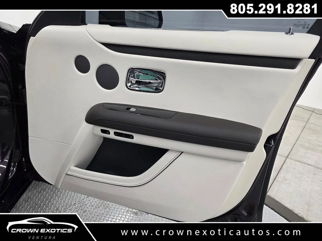 Used 2023 Purple Rolls-Royce Base image 29