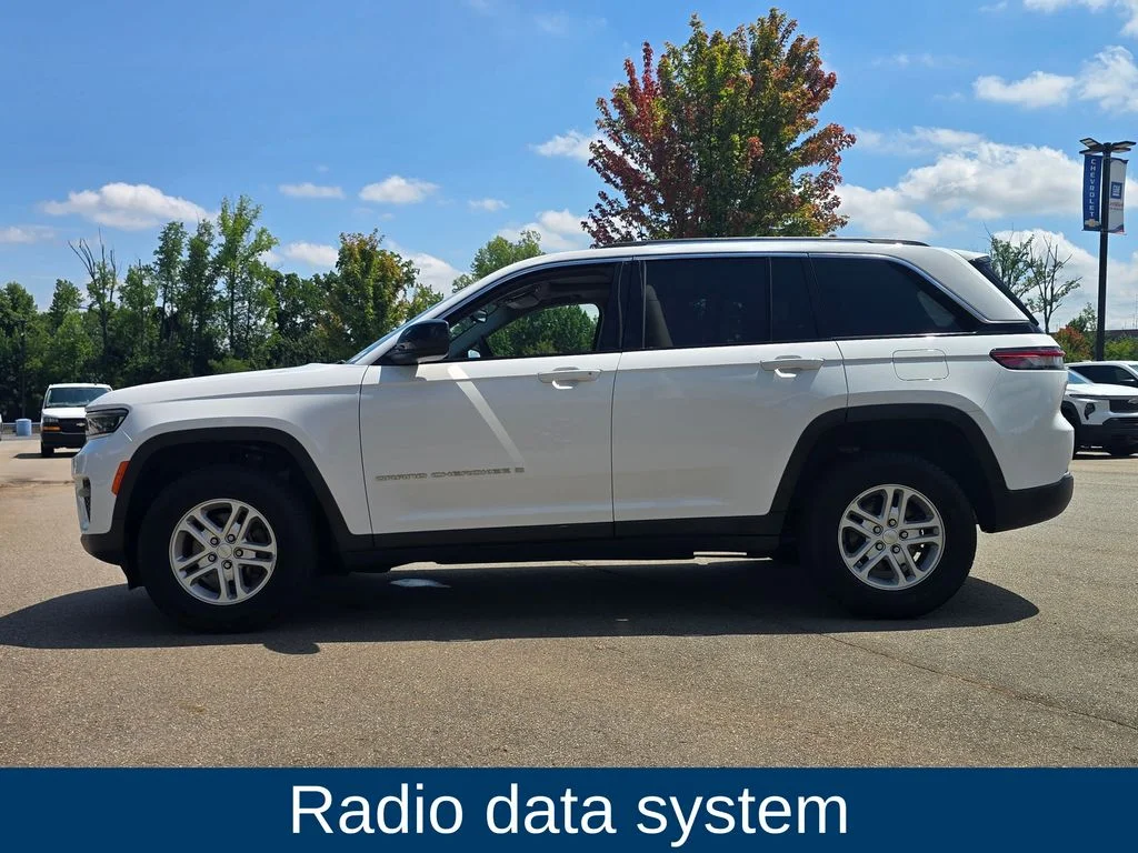 Certified Used 2023 White Jeep Laredo image 5