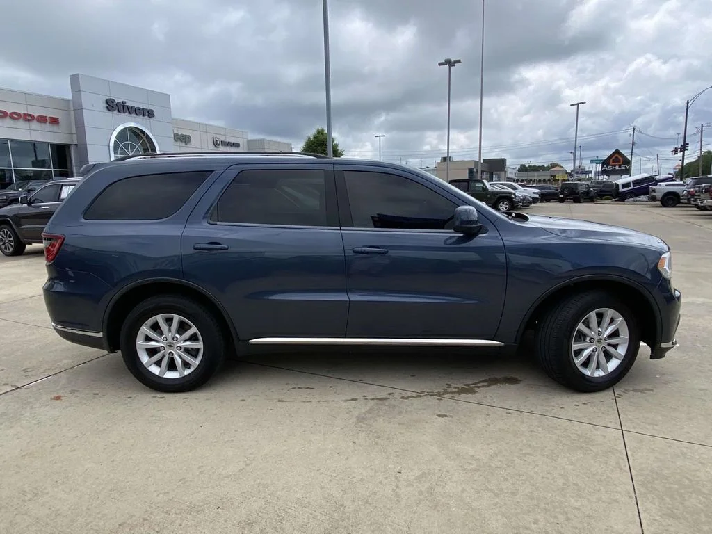 Used 2020 Blue Dodge SXT Plus image 10