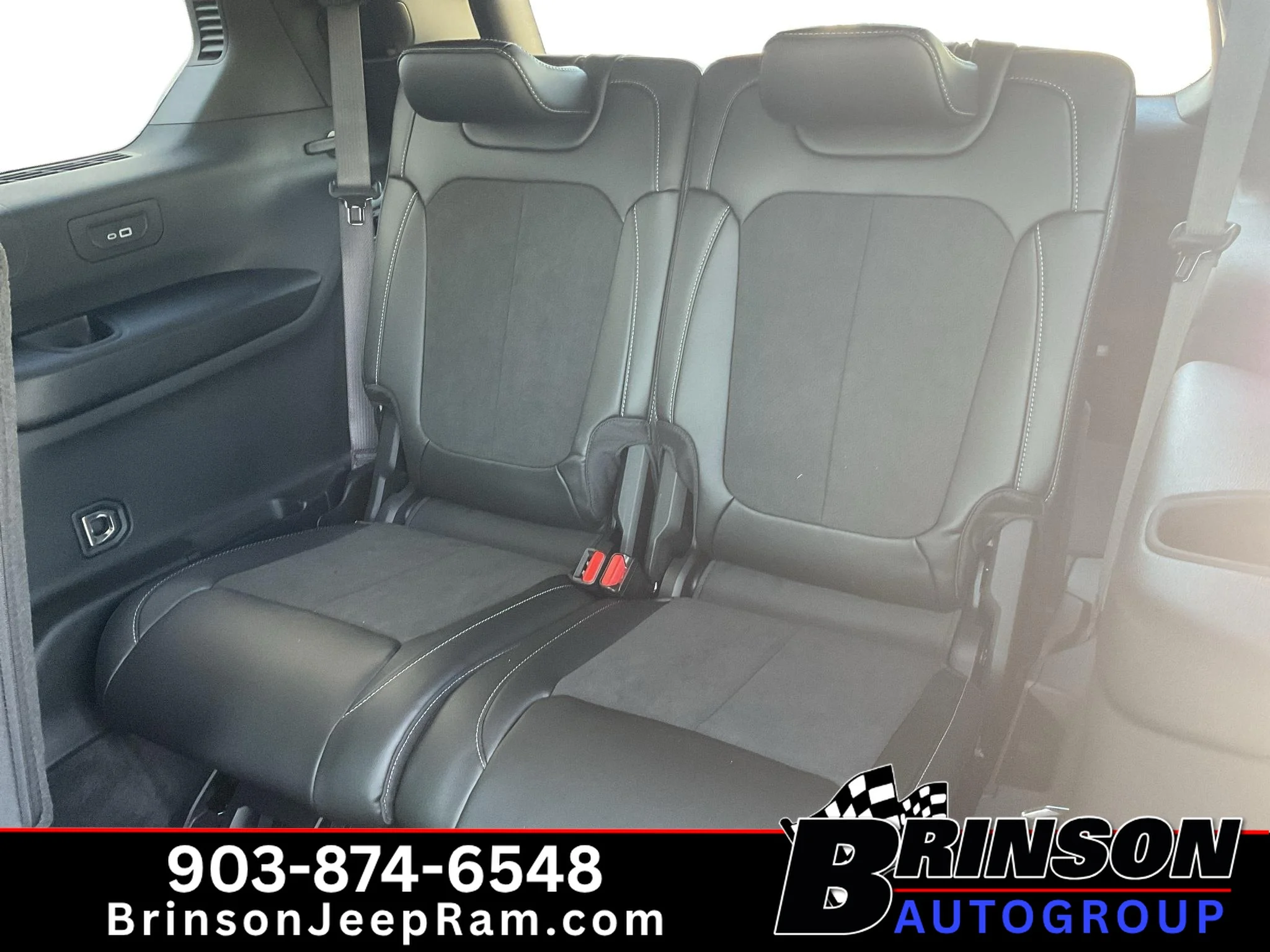 New 2027 Sting-Gray Clearcoat Jeep Laredo Altitude image 6