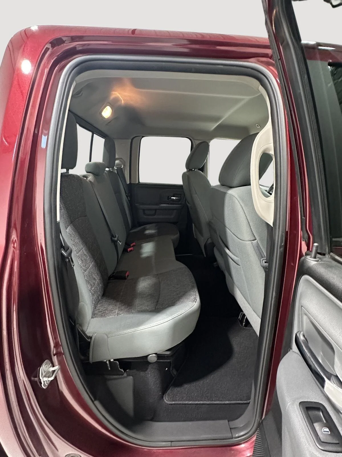 Used 2017 Maroon Ram Big Horn image 21