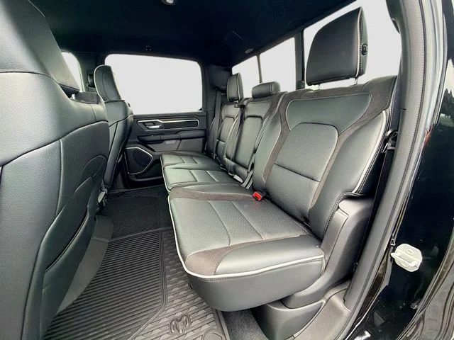 New 2026 Diamond Black Crystal Pearl-Coat Exterior Paint RAM Laramie image 25