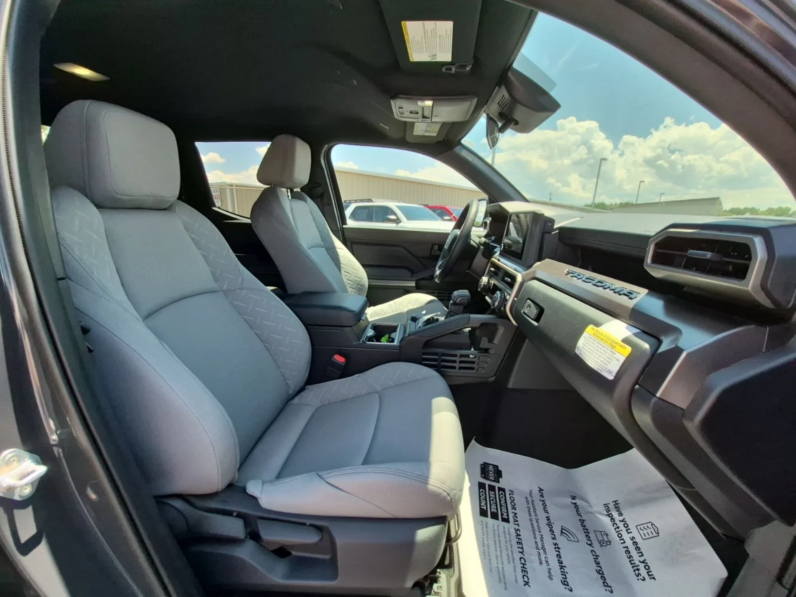 2026 Toyota Tacoma SR5 - Photo 35