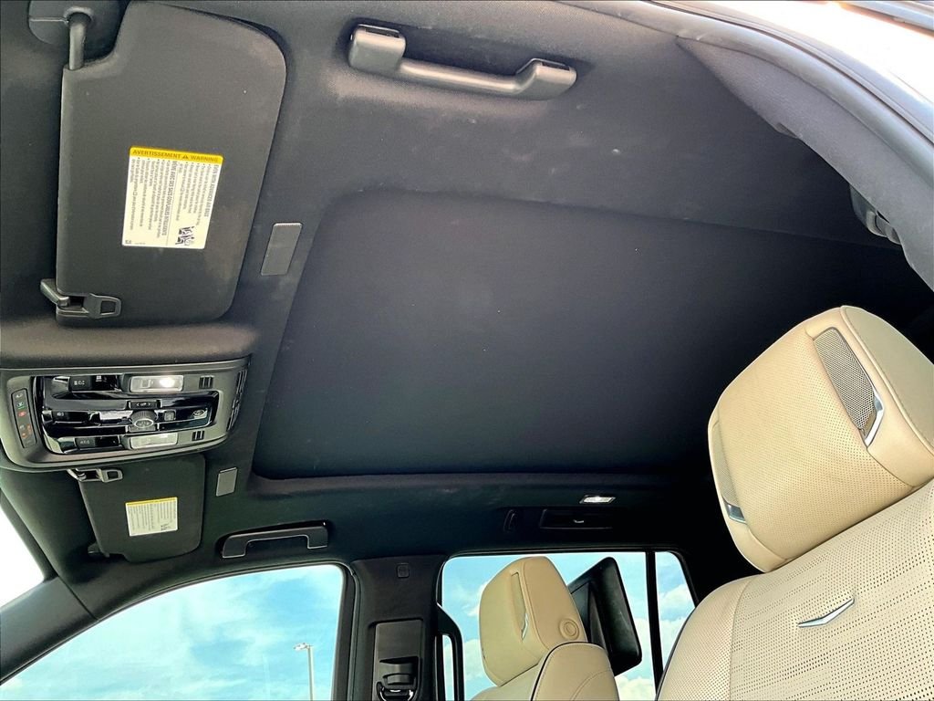 Used 2025 White Cadillac Sport image 18