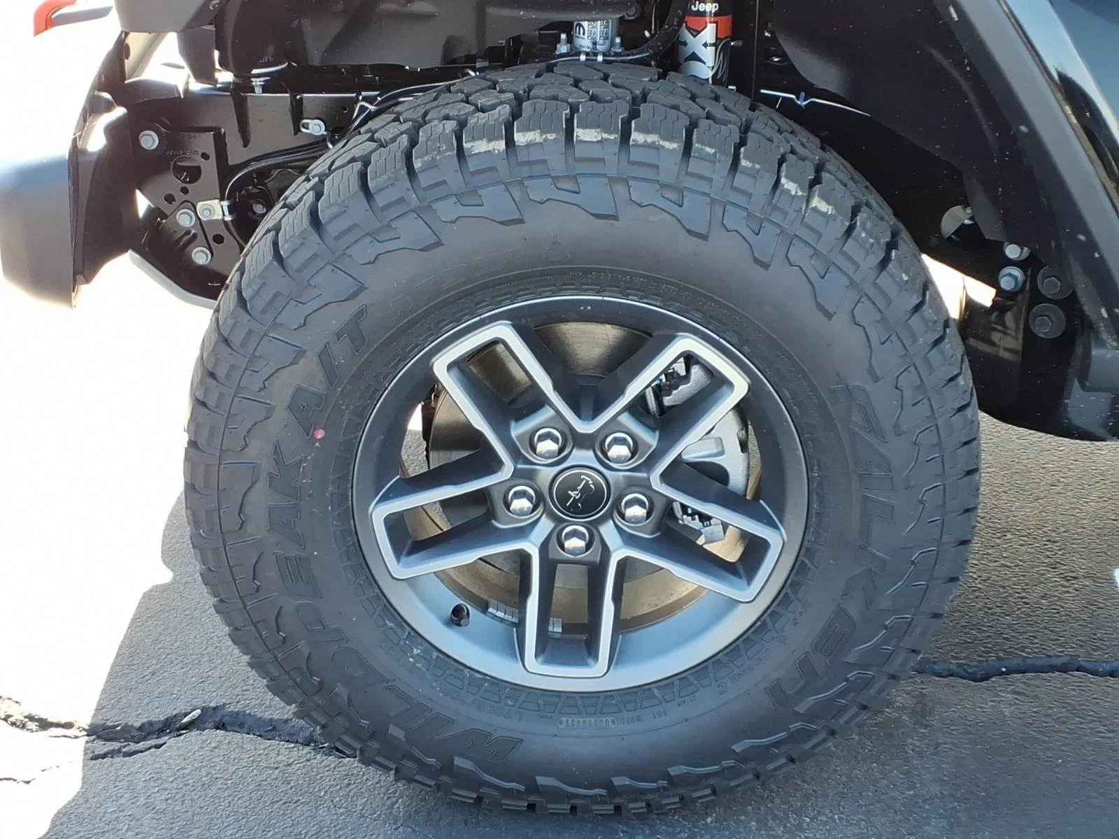 New 2026 Black Clear-Coat Exterior Paint Jeep Mojave image 21