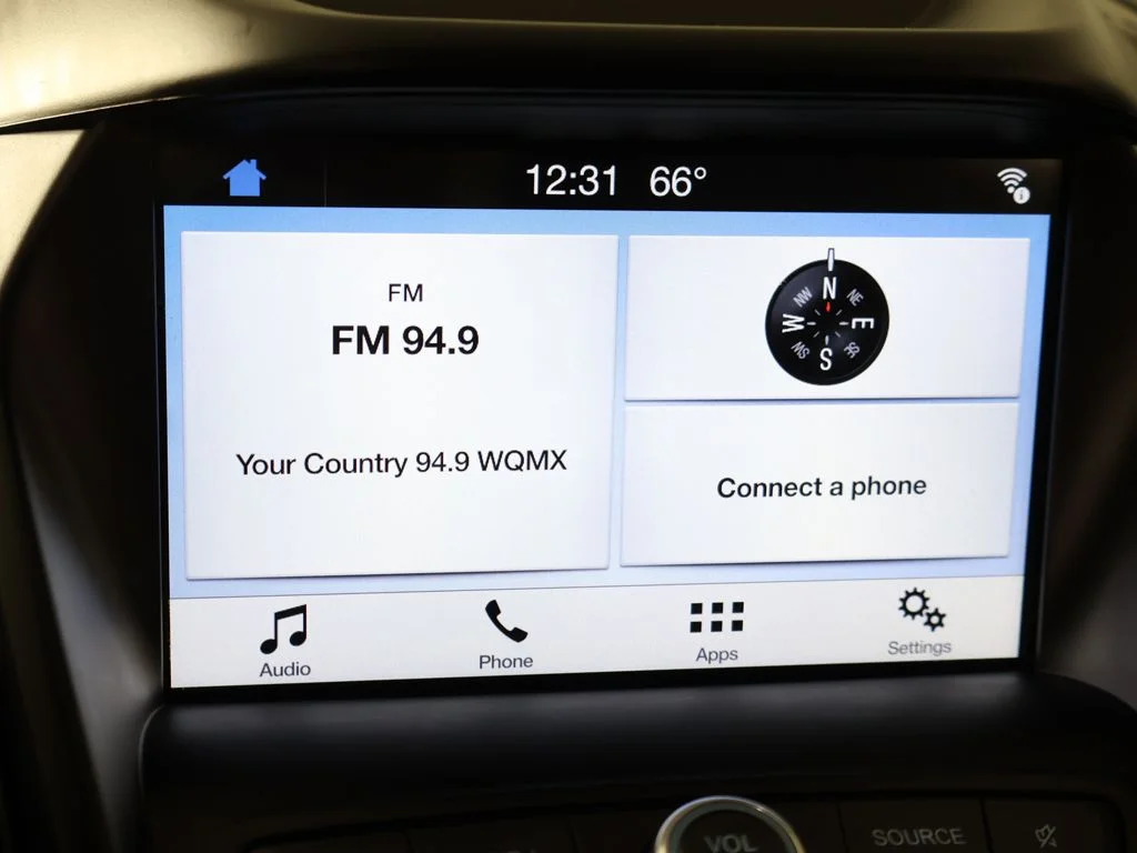 Used 2019 Green Ford SE image 39
