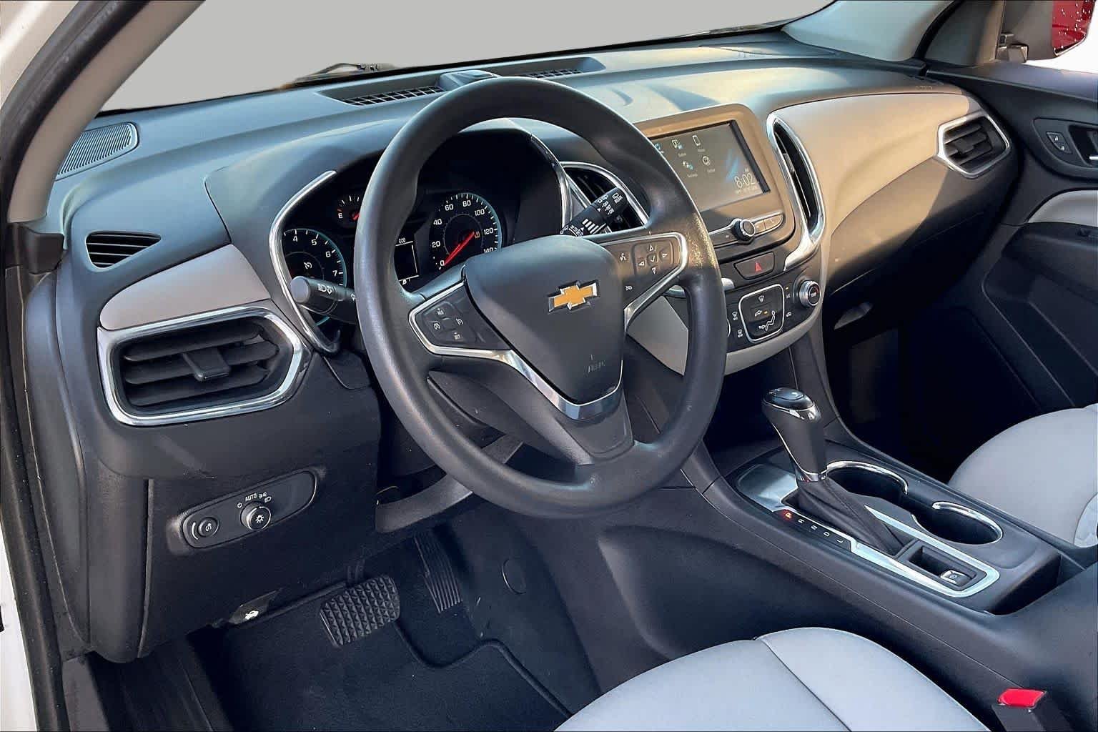 Used 2018 SUMMIT WHITE Chevrolet LS image 17