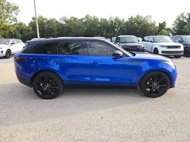 Used 2021 Blue Metallic Land Rover R-Dynamic S image 6