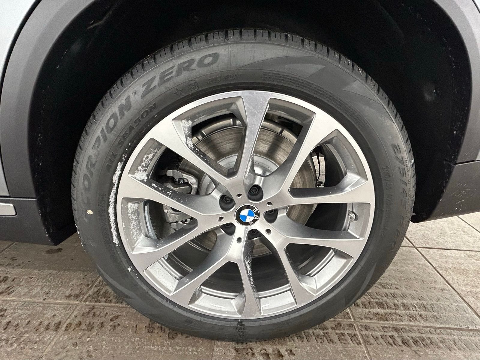 New 2026 Skyscraper Grey Metallic BMW xDrive50e image 37