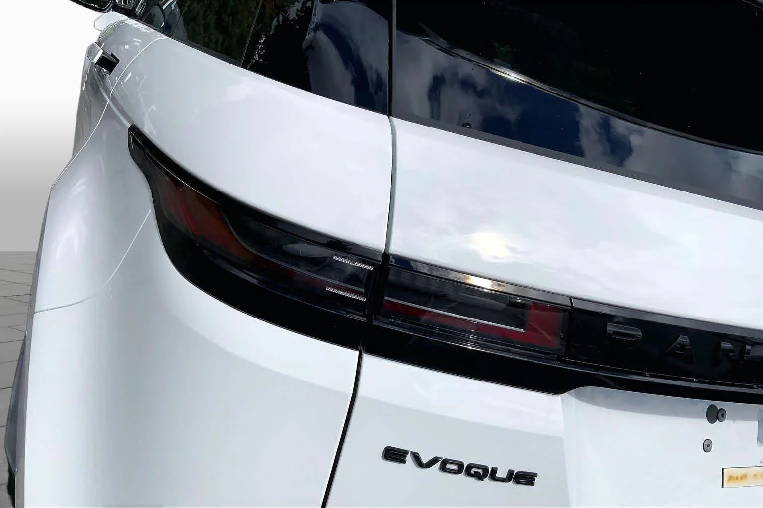 New 2026 Fuji White Land Rover Core S image 5