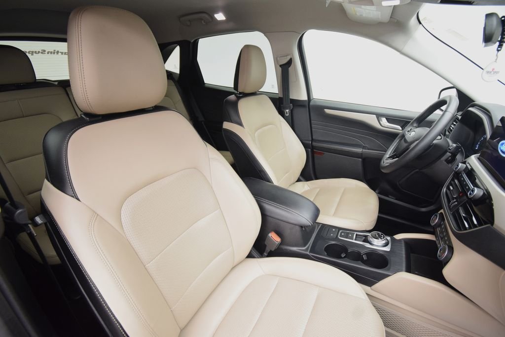 Used 2022 Black Metallic Ford SEL image 19