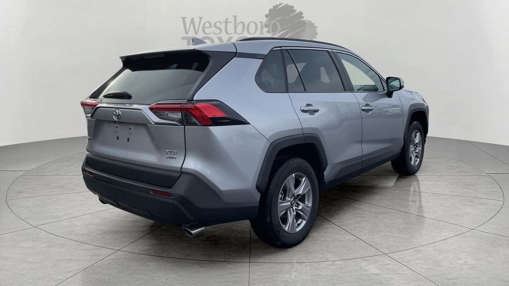 Used 2025 Silver Toyota XLE image 7