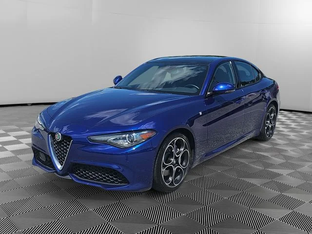 2022 Alfa Romeo Giulia 2.0 Ti Auto's photo