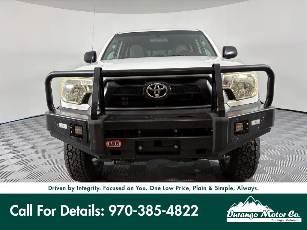 Used 2014 White Toyota Base image 3