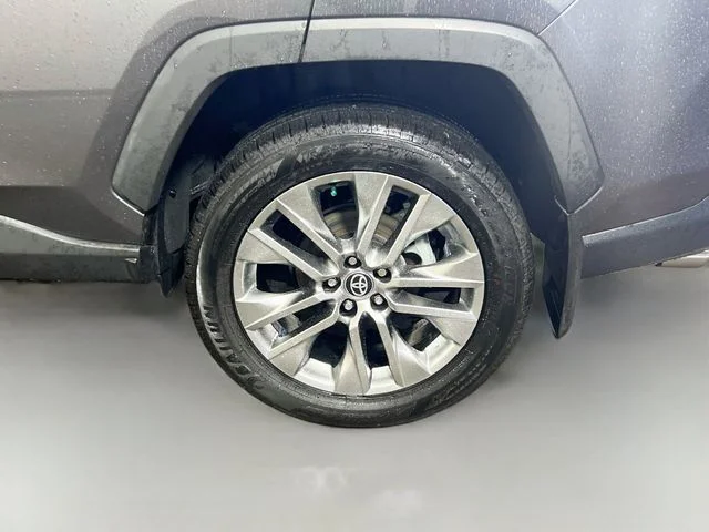 Used 2024 Magnetic Gray Metallic Toyota XLE Premium image 25