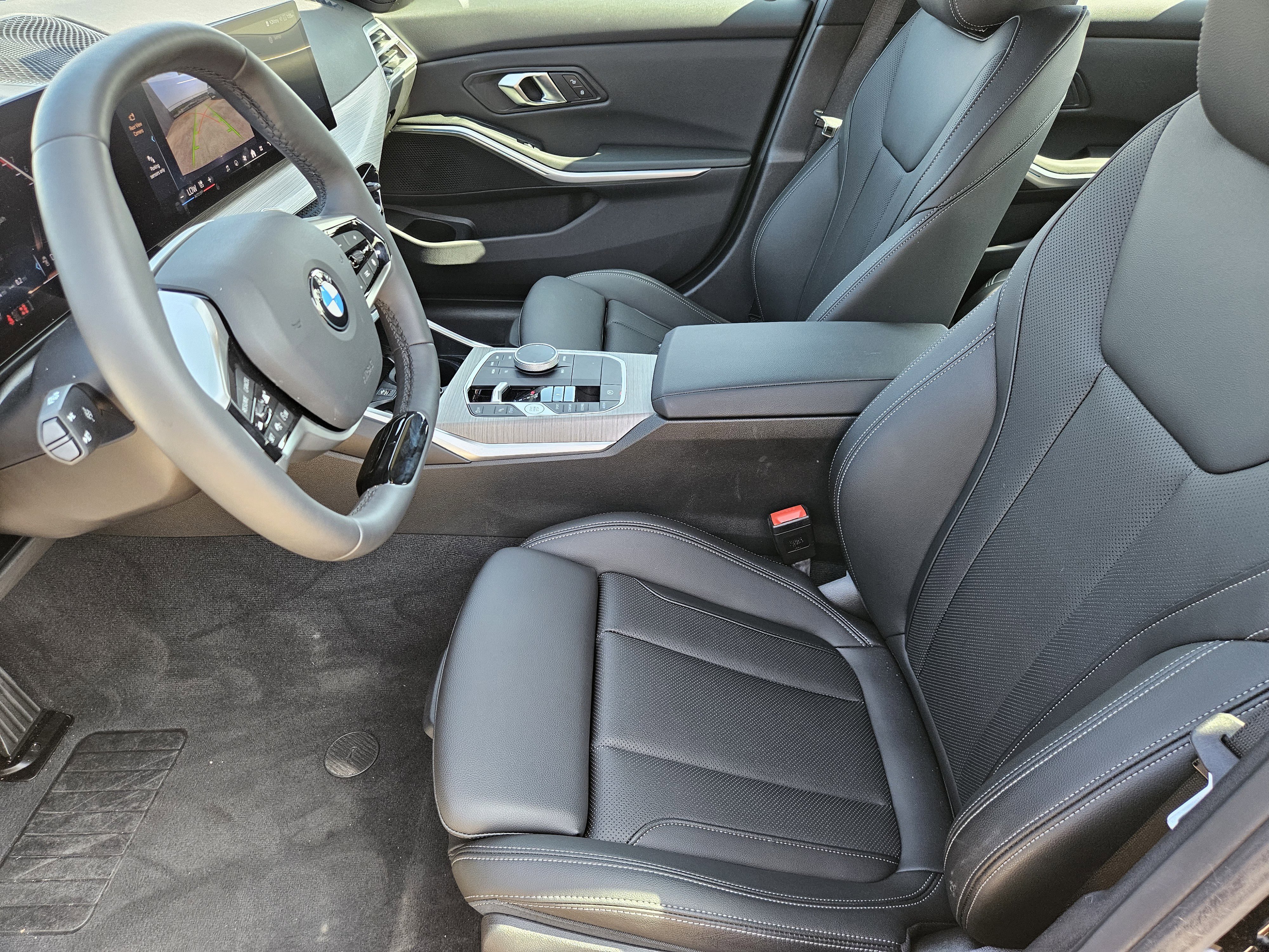 2025 BMW 3 Series 330i - Photo 10