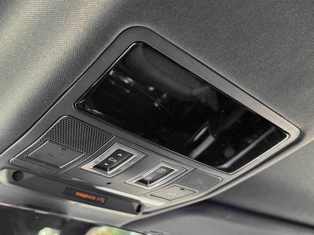 Used 2023 Gray Land Rover S image 26