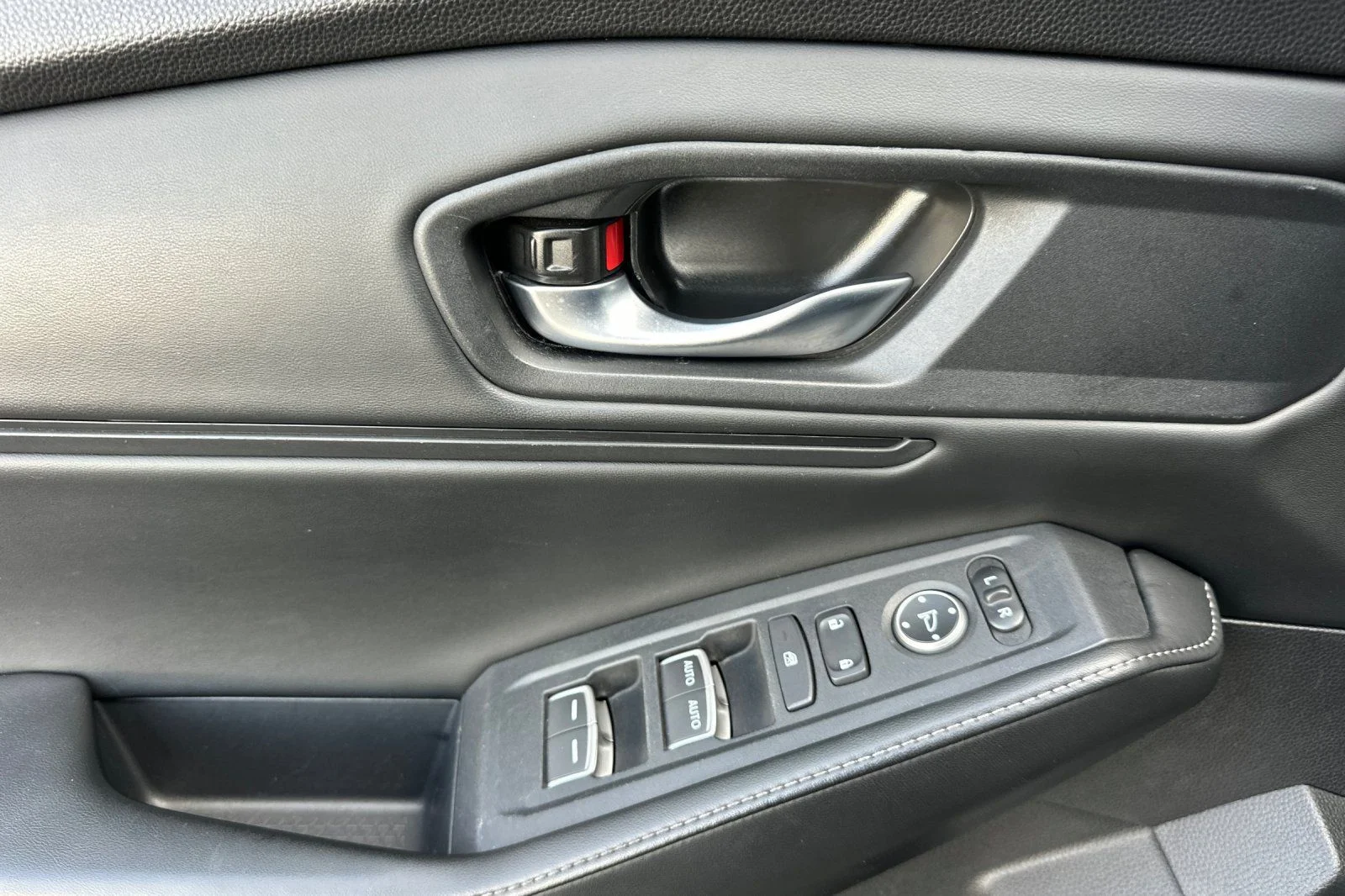 Used 2024  Honda Sport image 12