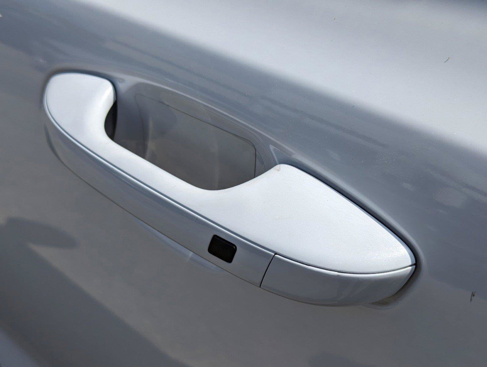 Used 2022 Glacial White Pearl Kia SX image 16