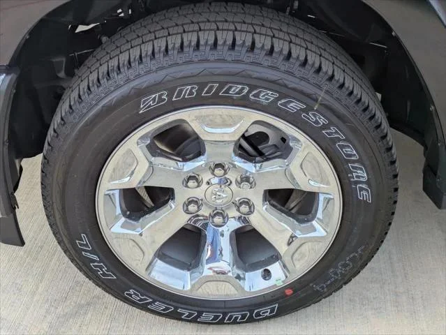 New 2026 Diamond Black Crystal Pearl-Coat Exterior Paint RAM LONE STAR image 22