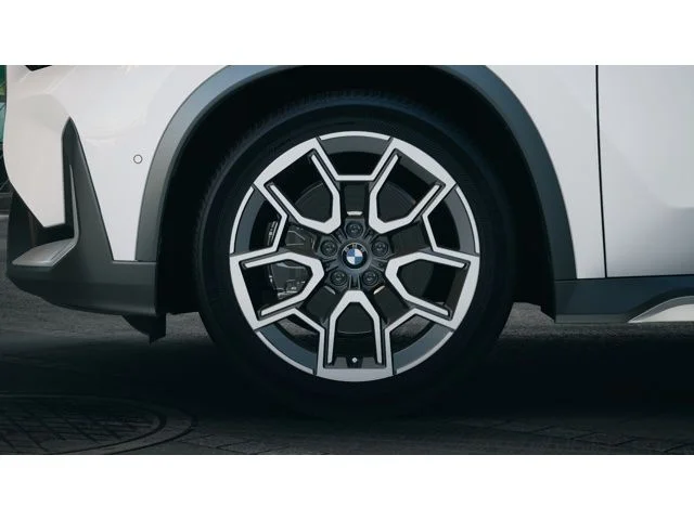 Used 2026 Alpine White BMW xDrive28i image 7