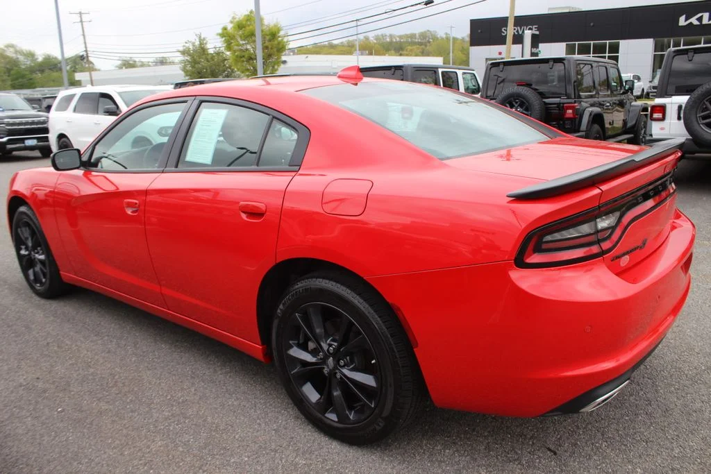 Used 2023 Red Dodge SXT image 28