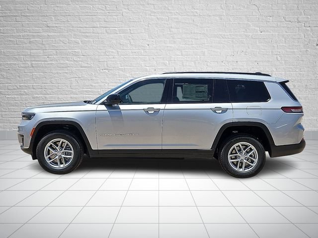 New 2026 Silver Zynith Jeep Laredo image 2