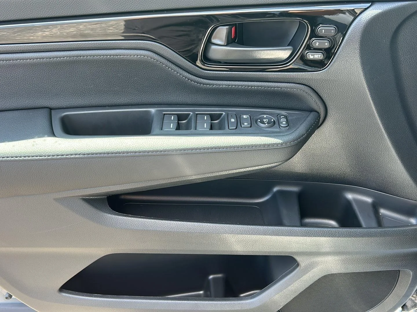 New 2026 Solar Silver Metallic Honda Touring image 14