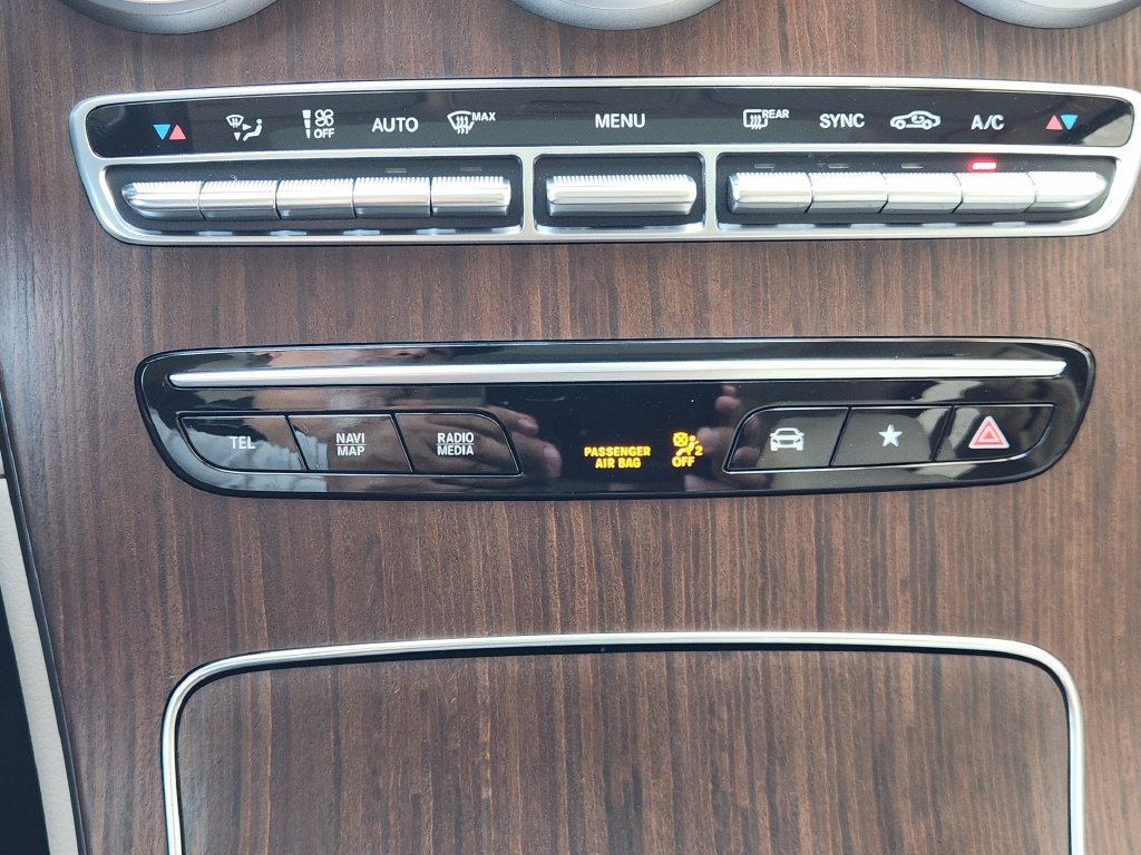 Used 2022  Mercedes-Benz GLC 300 image 19