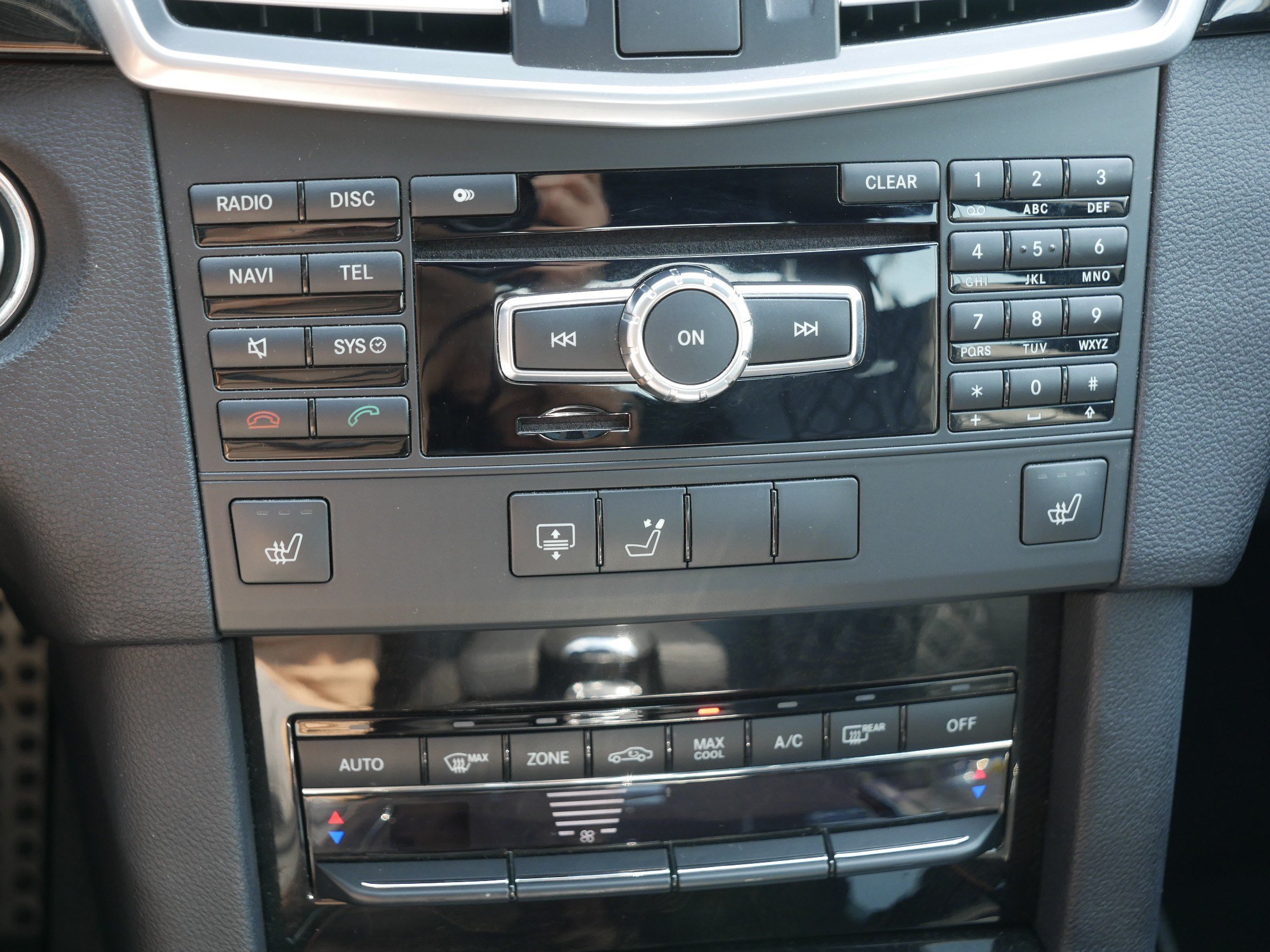 Used 2013 Diamond Silver Metallic Mercedes-Benz E 350 Sport image 23