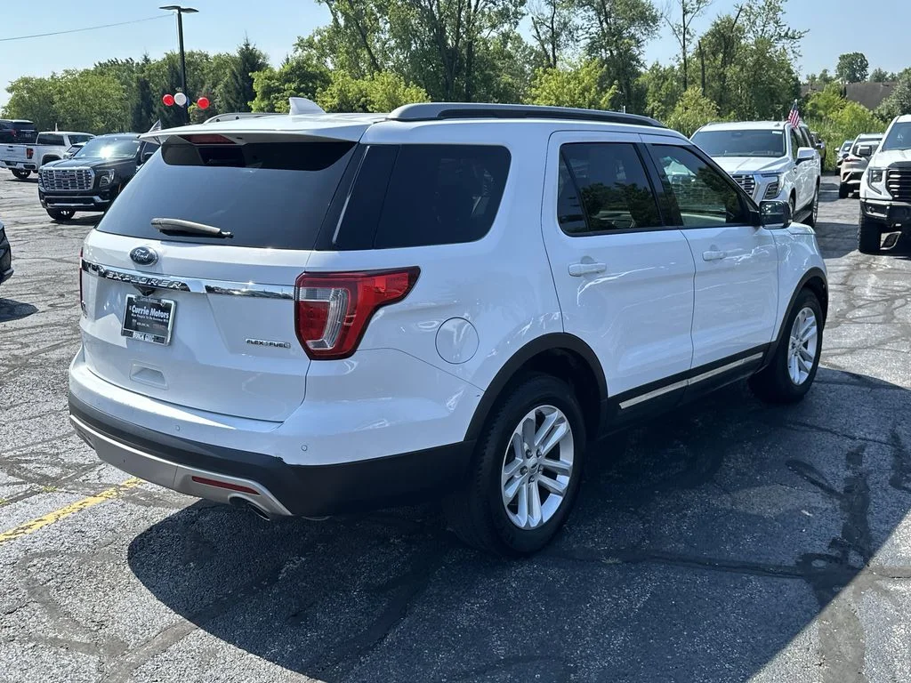 Used 2016 White Ford XLT image 8