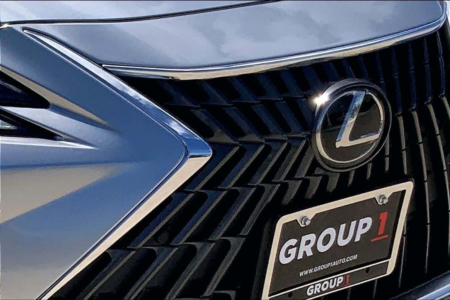Used 2022 Iridium Lexus  image 29