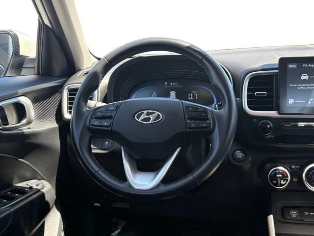 Used 2025 Lunar White Hyundai SEL image 15
