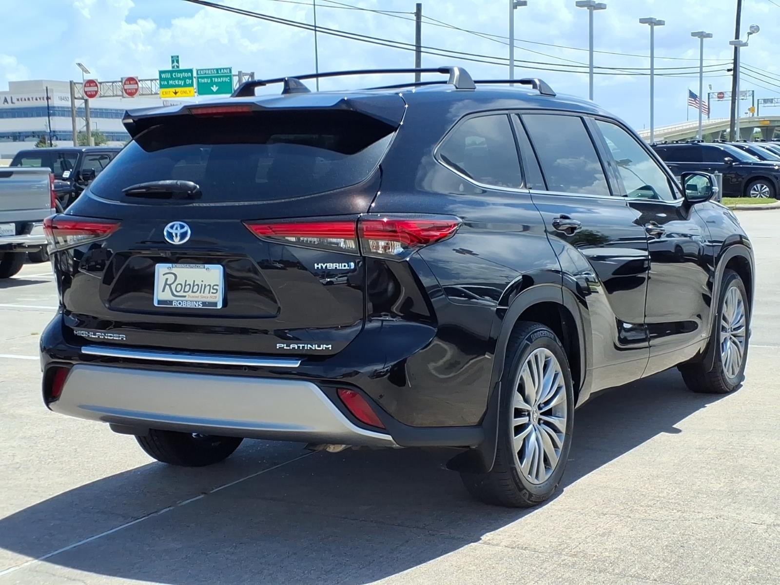 2021 Toyota Highlander Hybrid Platinum Black at Mac Haik CDJR North Houston