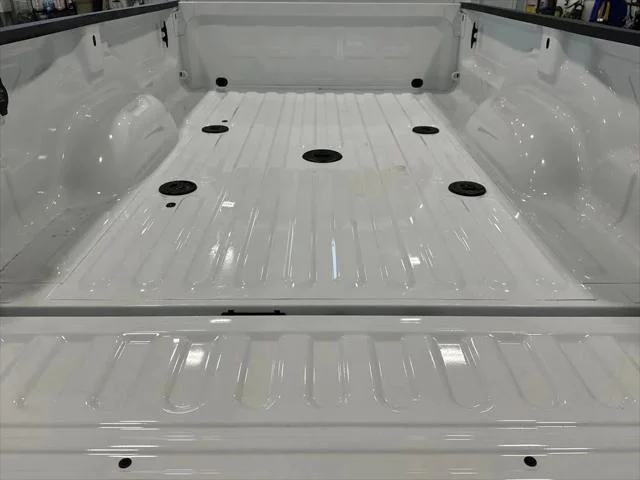 New 2026 Bright White Clear-Coat Exterior Paint RAM LARAMIE image 10