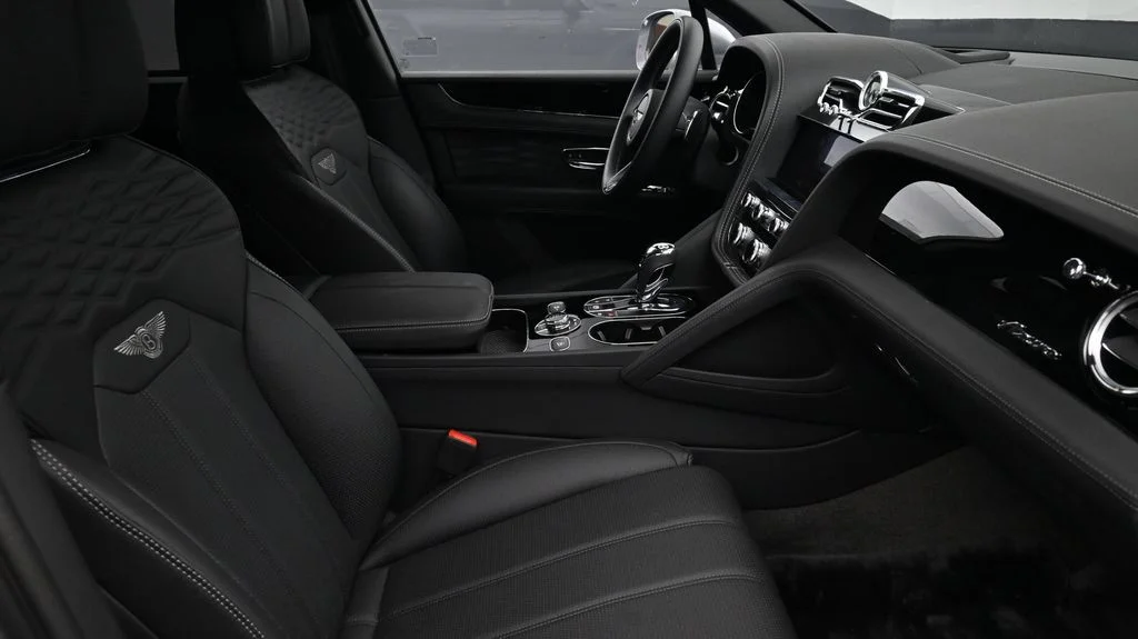Used 2024  Bentley Azure image 2