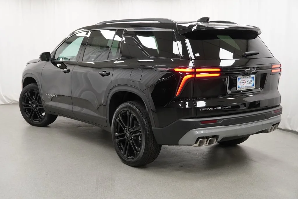 New 2027 Mosaic Black Metallic Chevrolet LT image 5