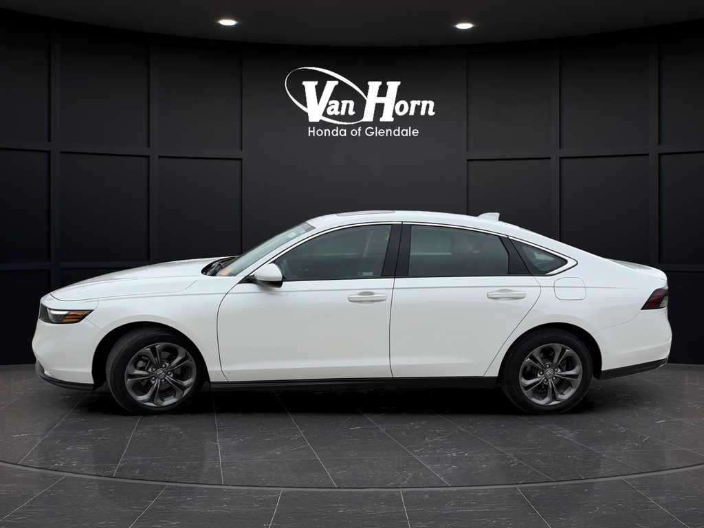 Used 2024 Platinum White Pearl Honda EX image 4