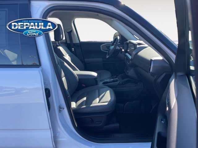 Used 2025 White Ford Badlands image 19