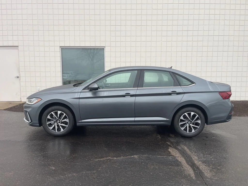 New 2026 Platinum Gray Metallic Volkswagen 1.5T S image 2