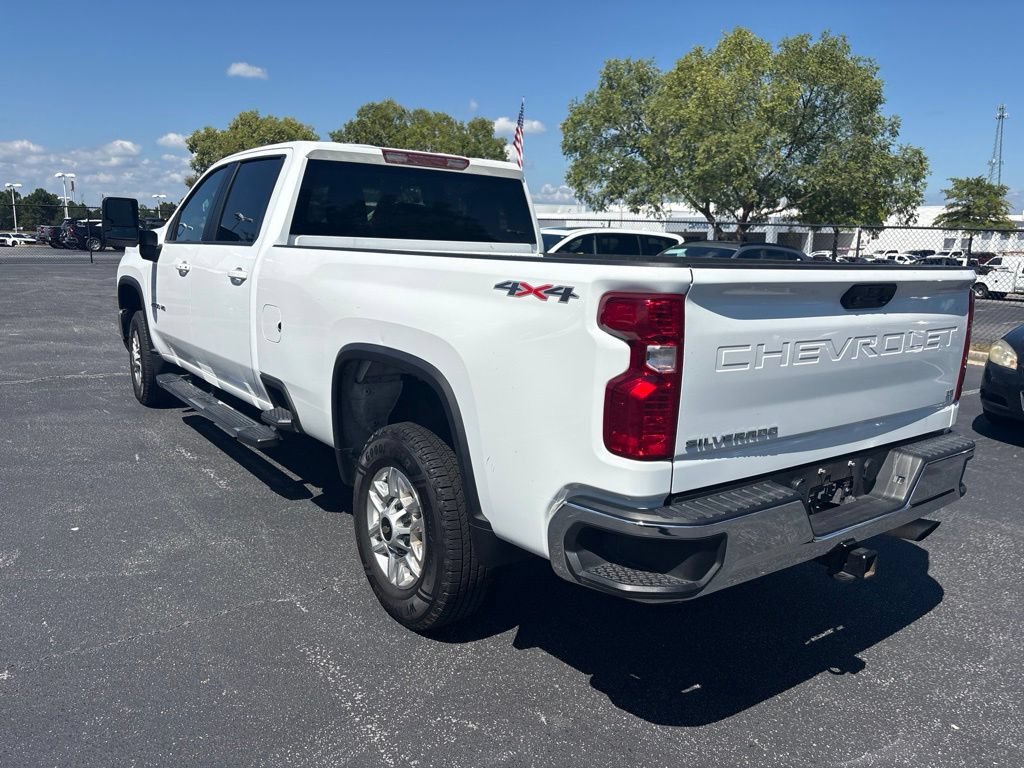 Used 2025 Summit White Chevrolet LT image 6