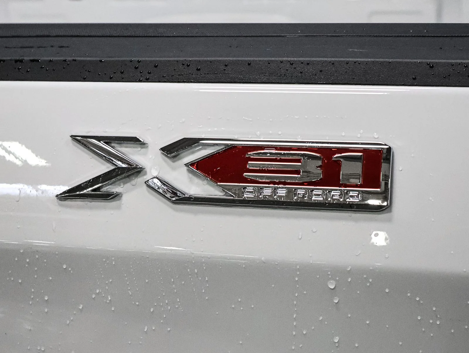New 2026 White GMC SLE image 16