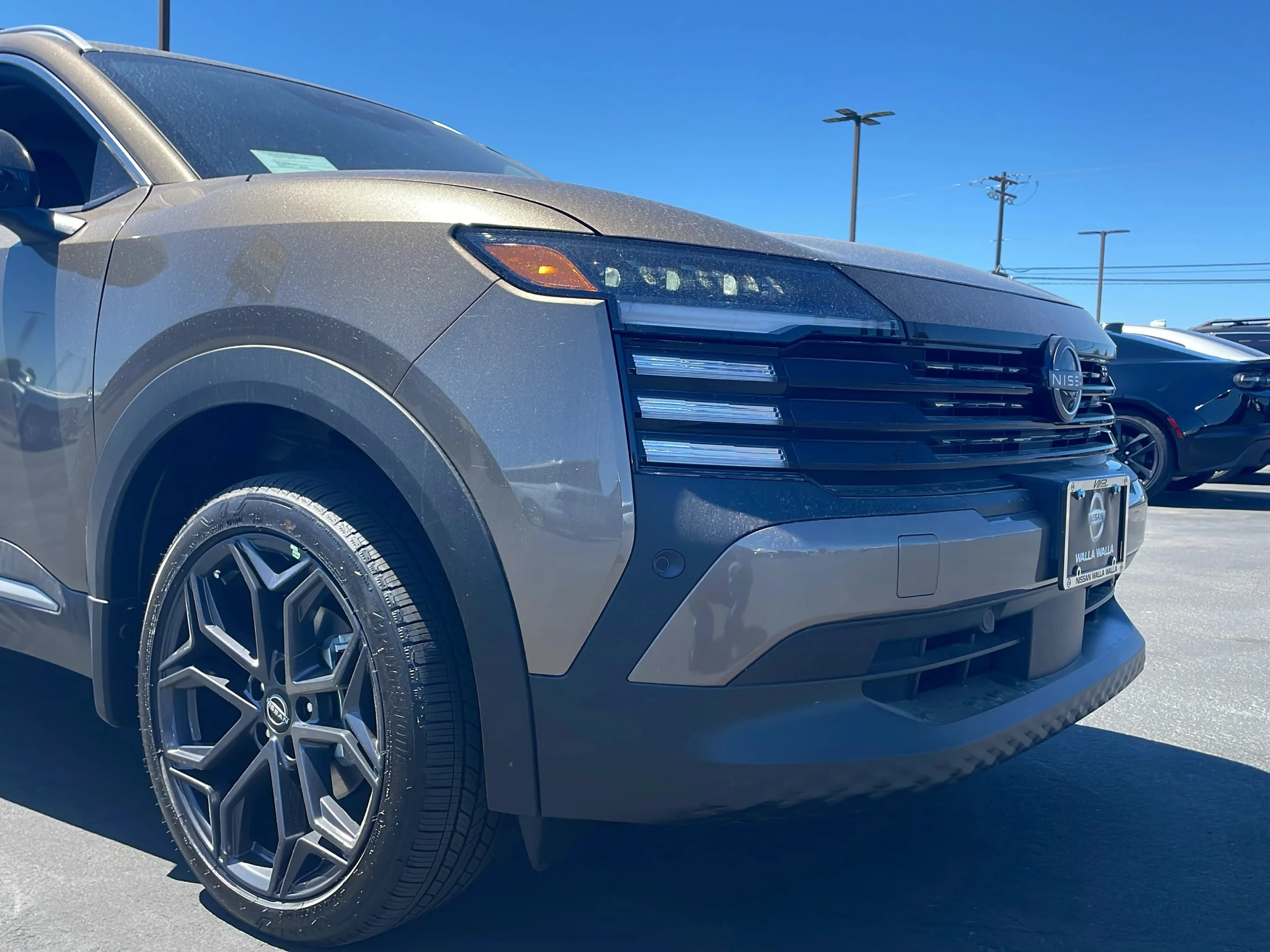 New 2026 Canyon Bronze Metallic Nissan SR image 25