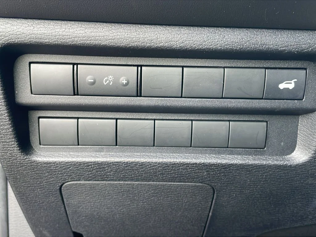 Used 2024 Blue Mitsubishi SE image 19