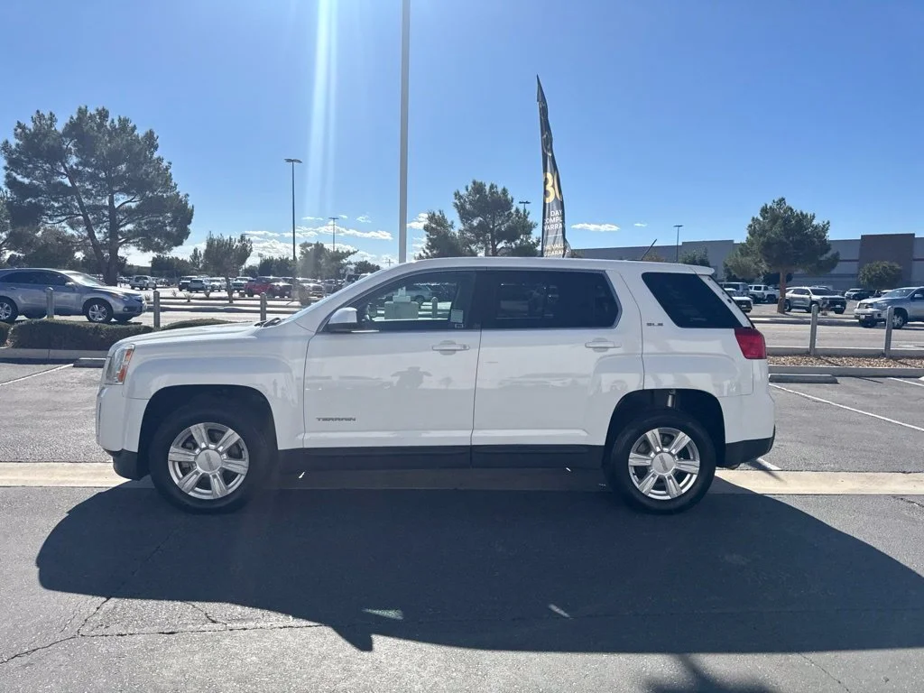Used 2015 White GMC SLE-1 image 2