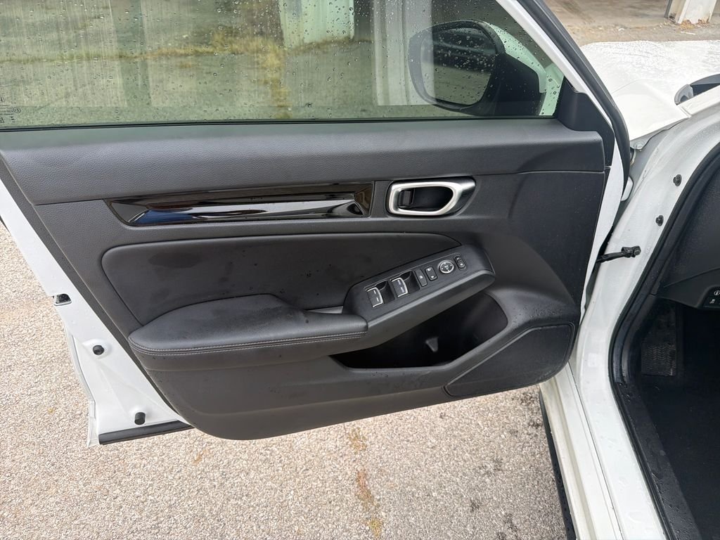 Used 2024 White Honda EX-L image 12